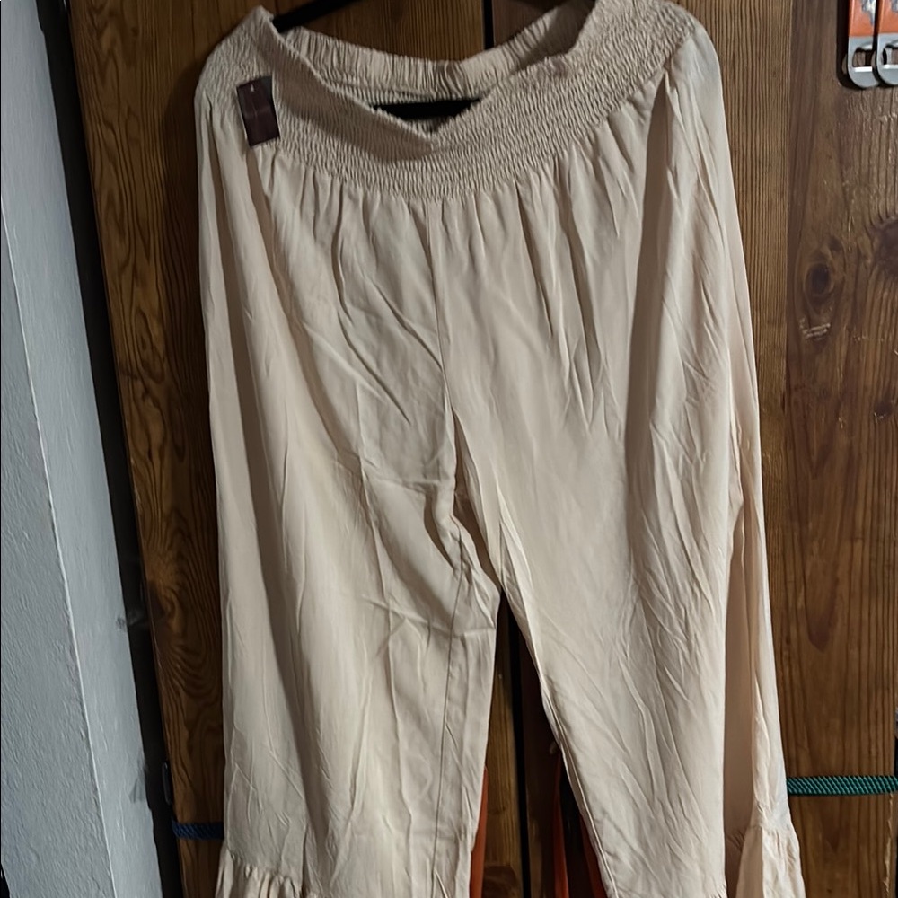 Cream Wide-Leg Ruffle Pants -NWT - Picture 13 of 13